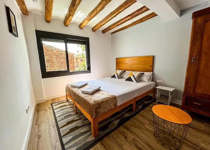 Casa Yama - Renovated House In The Center Of Berga